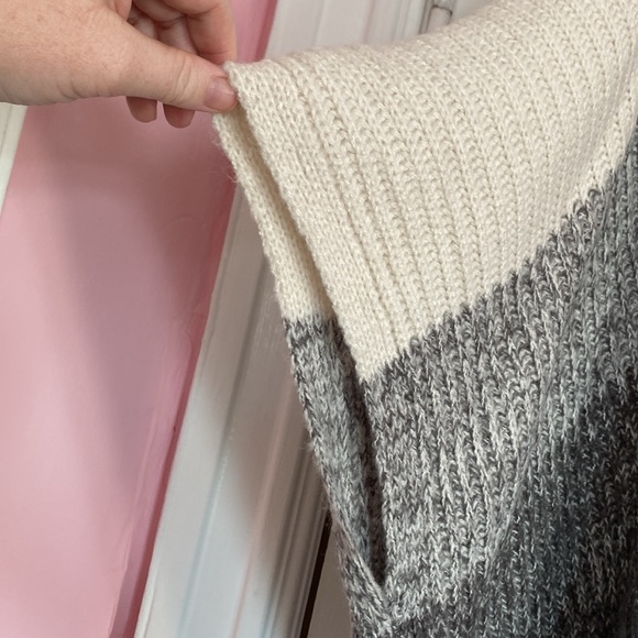 NWT Open Cardigan with Tassels - Picture 3 of 5